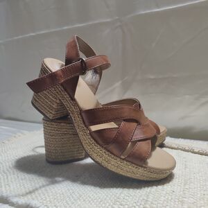 b.o.c Women's Melodie Tan Heeled Sandals , Size 9